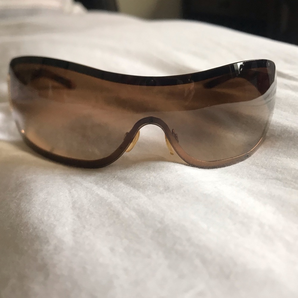 CHANEL sunglasses